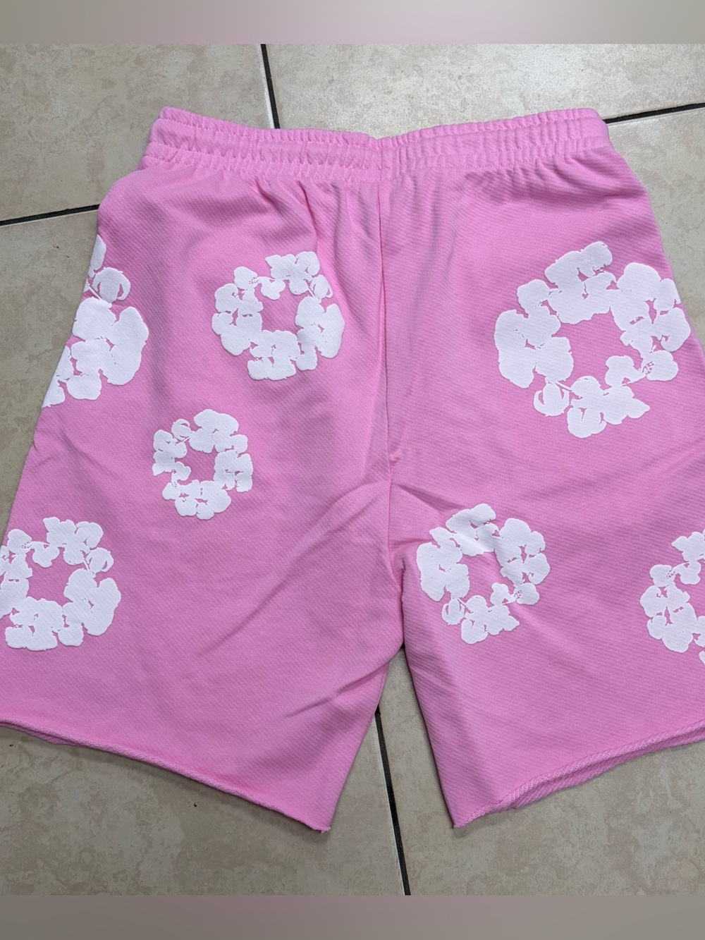 Denim Tears Cotton Wreath Shorts Pink Large NWT - Picture 3 of 3